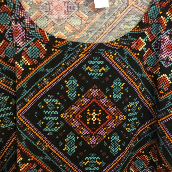 LuLaRoe Perfect Tee - Picture 2 of 3